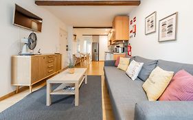 Casas do Olival, Lisbeyond
